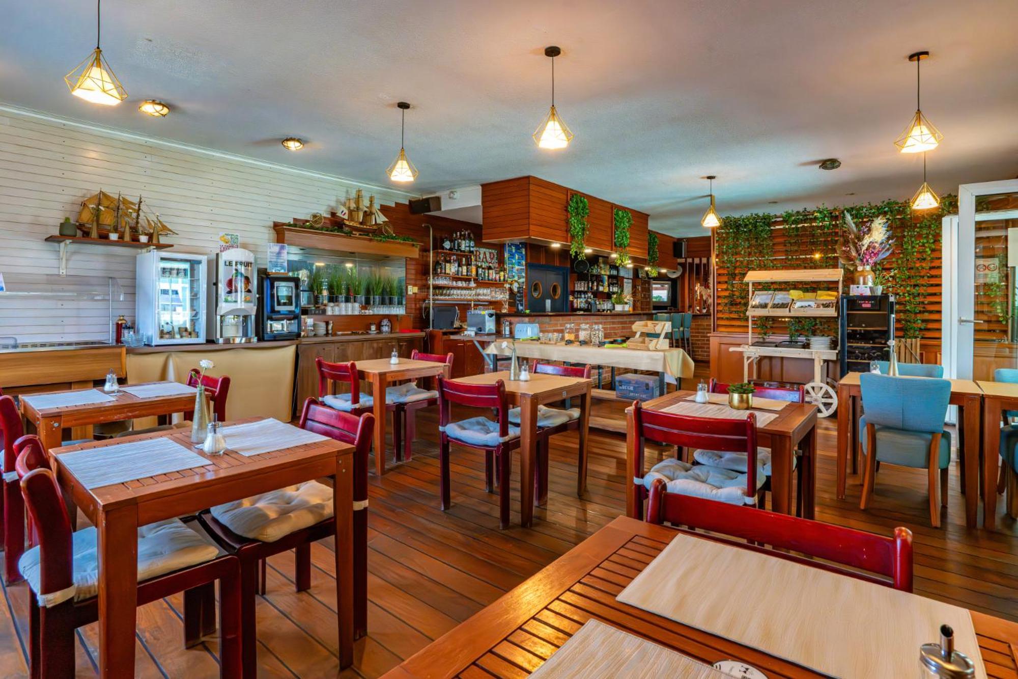 Hotel Restaurant Argos, Strasbourg Nord フェンデンハイム エクステリア 写真